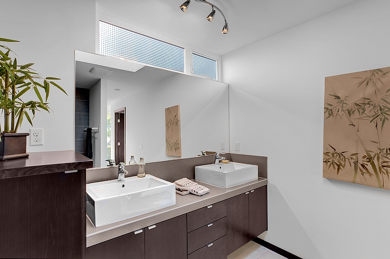 bathroom staging