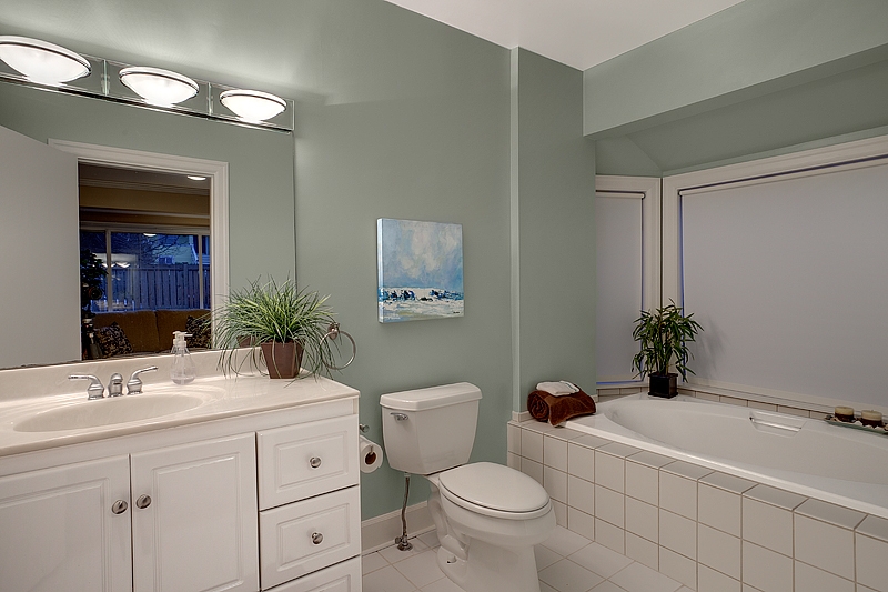 bathroom staging